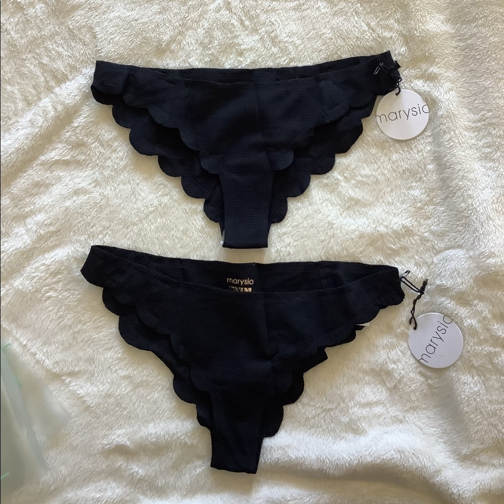 Marysia swim scallop black bottom